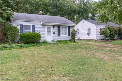 358 Dellwood Rd, Avon Lake, OH 44012