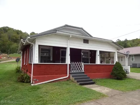 29 Roosevelt St, Reedy, WV 25270