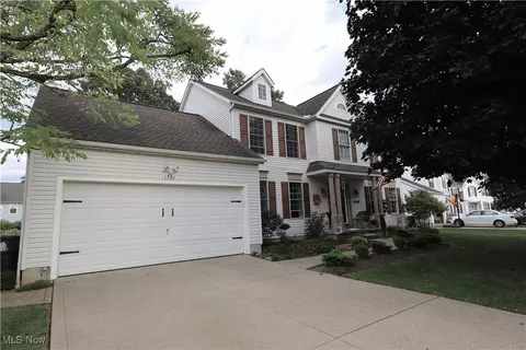 1561 Oak Branch Cir, Brunswick, OH 44212