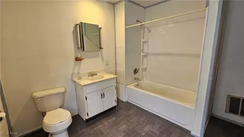 Bath - 318 7th St SW, Canton, OH 44707 photo 2 of 2