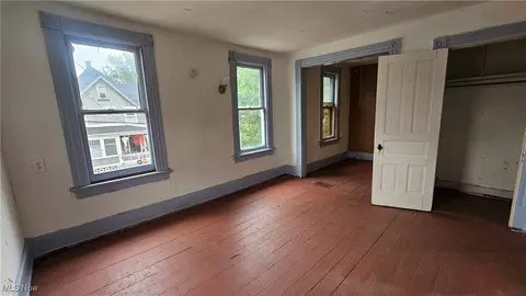 Bedroom - 318 7th St SW, Canton, OH 44707 photo 1 of 4