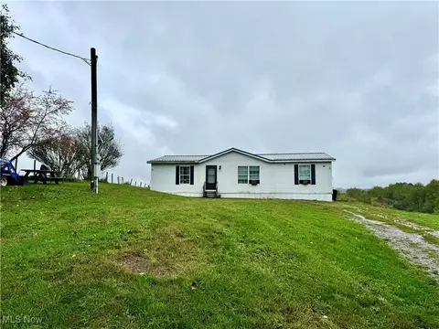 7710 Scroggs Rd, Lisbon, OH 44432