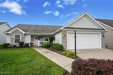320 Falling Leaf Dr, Seven Hills, OH 44131