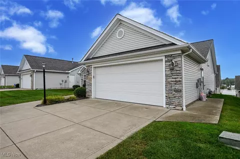 Exterior - 320 Falling Leaf Dr, Seven Hills, OH 44131 photo 3 of 10