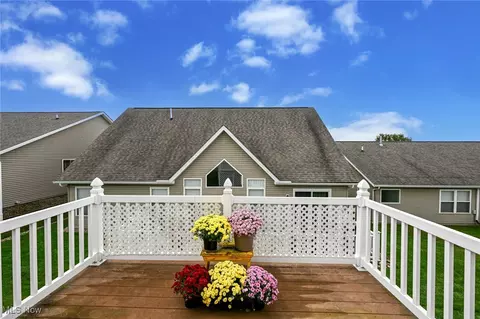 Exterior - 320 Falling Leaf Dr, Seven Hills, OH 44131 photo 10 of 10