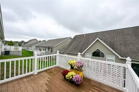 Exterior - 320 Falling Leaf Dr, Seven Hills, OH 44131 photo 8 of 10