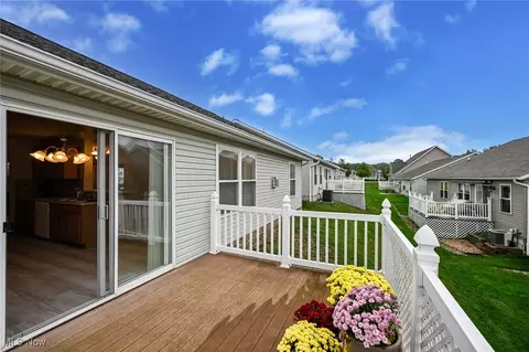 Exterior - 320 Falling Leaf Dr, Seven Hills, OH 44131 photo 7 of 10