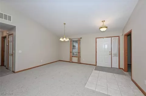Living - 320 Falling Leaf Dr, Seven Hills, OH 44131 photo 6 of 7