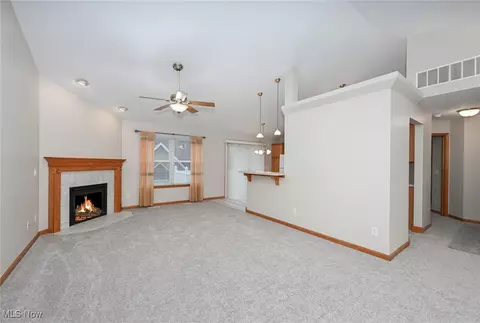 Living - 320 Falling Leaf Dr, Seven Hills, OH 44131 photo 2 of 7