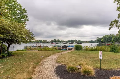 4109 Cove Cir NW, Canton, OH 44708 photo 7
