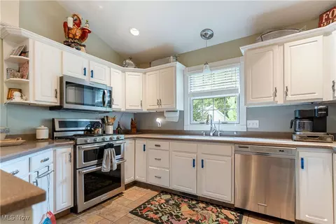 4109 Cove Cir NW, Canton, OH 44708 photo 15