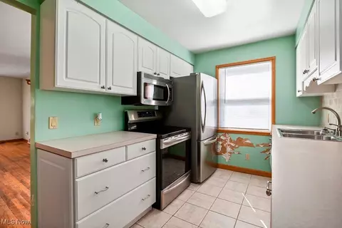 532 Harvard Ave, Elyria, OH 44035 photo 9