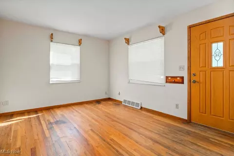 532 Harvard Ave, Elyria, OH 44035 photo 4