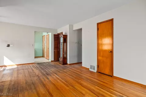 532 Harvard Ave, Elyria, OH 44035 photo 8