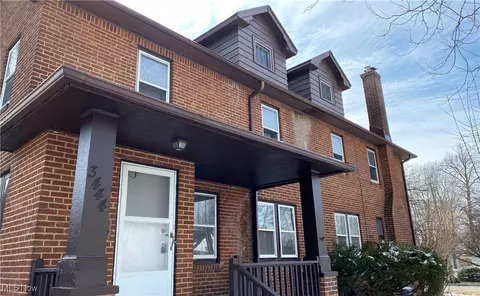 2421 S Taylor Rd, Cleveland Heights, OH 44118