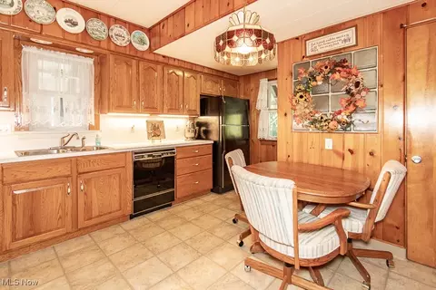 232 E 208th St, Euclid, OH 44123 photo 13