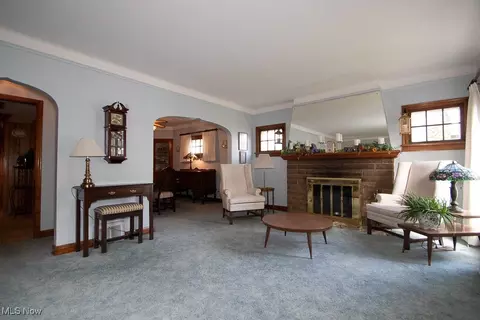 232 E 208th St, Euclid, OH 44123 photo 7