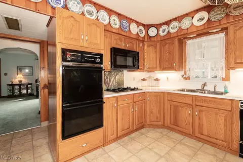 232 E 208th St, Euclid, OH 44123 photo 15