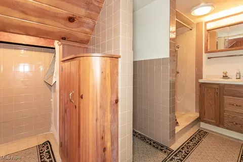 232 E 208th St, Euclid, OH 44123 photo 31