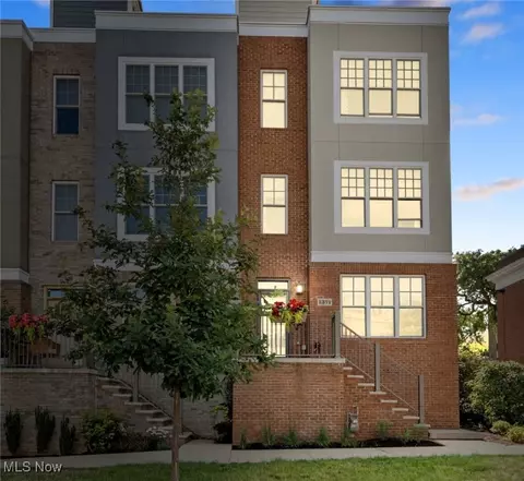 1371 W Clifton Blvd, Lakewood, OH 44107