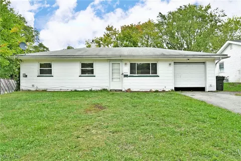 3232 Elm Hill Dr NW, Warren, OH 44485