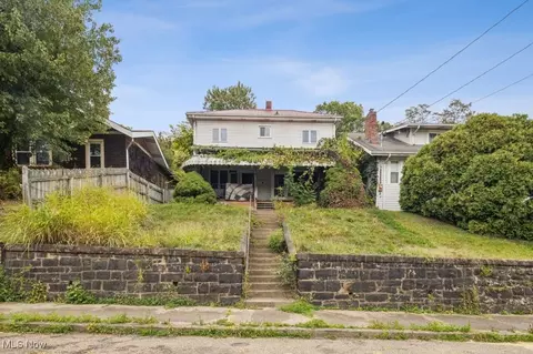 849 Neville St, Follansbee, WV 26037