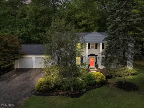 5093 Harris Rd, Broadview Heights, OH 44147