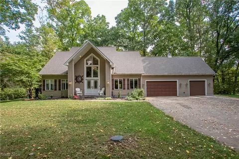 261 N Hametown Rd, Akron, OH 44333