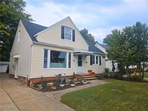 363 E 310th St, Willowick, OH 44095