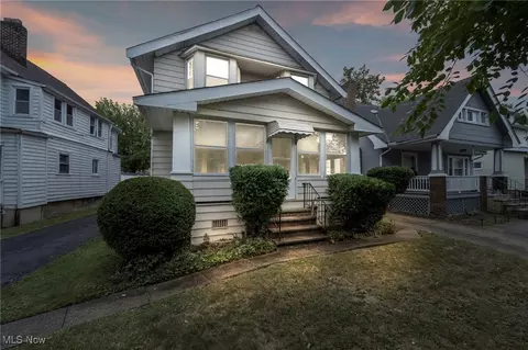 859 Greyton Rd, Cleveland, OH 44112