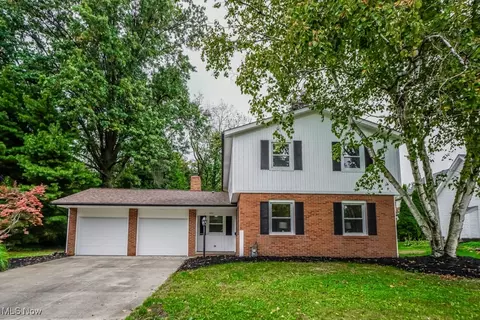 490 Dohner Dr, Wadsworth, OH 44281