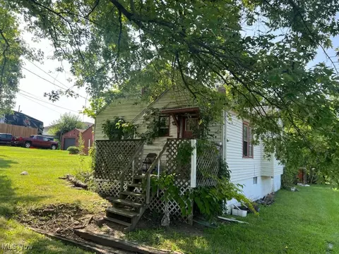 526 Snyder Ave, Barberton, OH 44203
