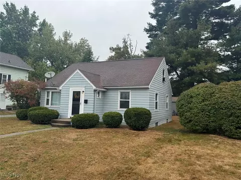 Exterior - 1615 N Walnut St, Dover, OH 44622 photo 3 of 3