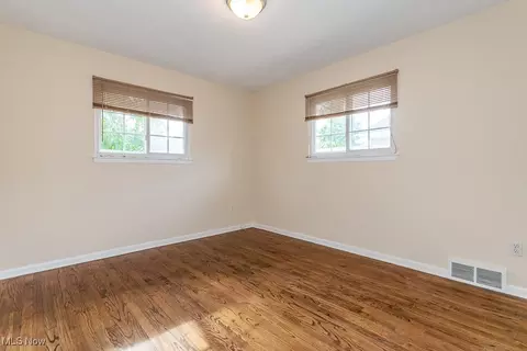 1900 Robindale St, Wickliffe, OH 44092 photo 17