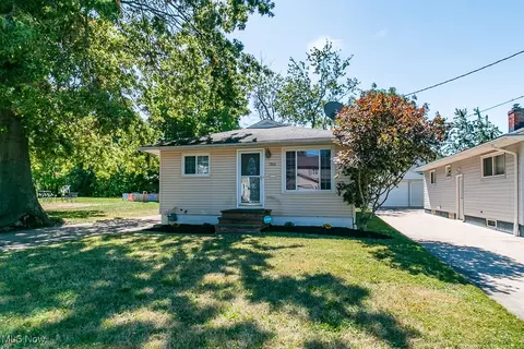 1900 Robindale St, Wickliffe, OH 44092 photo 32