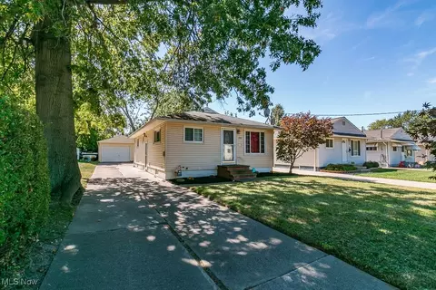 1900 Robindale St, Wickliffe, OH 44092