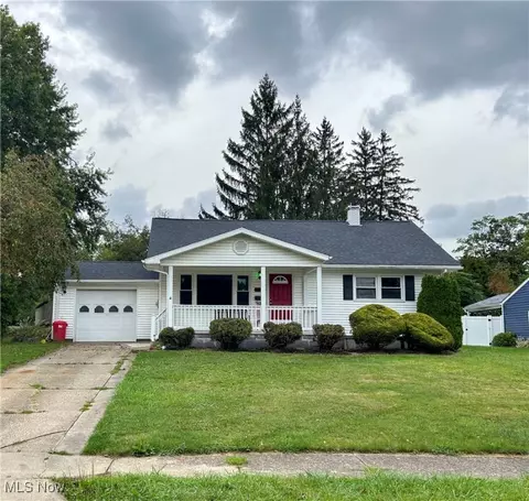3336 Estates Cir, Youngstown, OH 44511