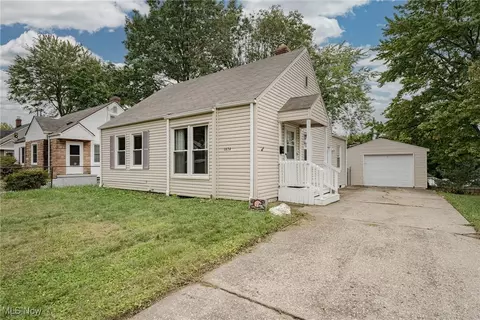 1674 Rockford St, Akron, OH 44301