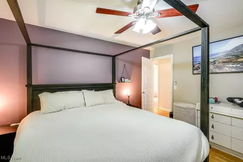 Bedroom - 8471 Summit Dr, Chagrin Falls, OH 44023 photo 2 of 3
