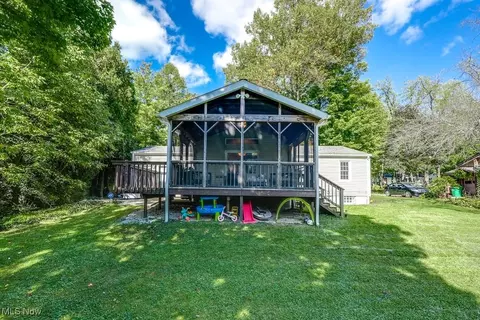 Exterior - 8471 Summit Dr, Chagrin Falls, OH 44023 photo 9 of 10