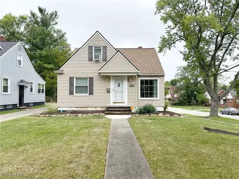 17615 Maple Heights Blvd, Maple Heights, OH 44137