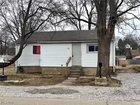 658 Birch St, Coshocton, OH 43812