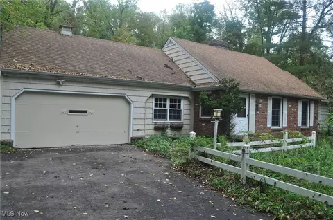 9402 Wilson Mls, Chesterland, OH 44026