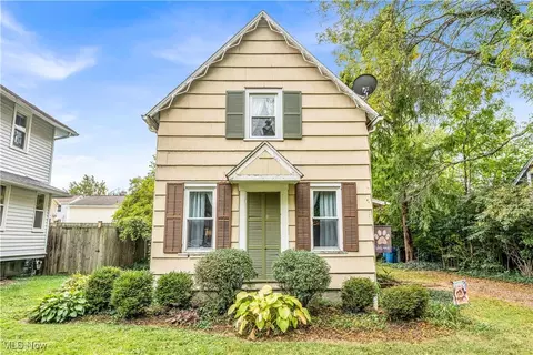 16 Owen Brown St, Hudson, OH 44236