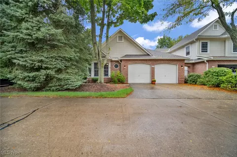 401 Bounty Way #147, Avon Lake, OH 44012