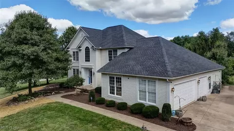 1337 Gray Fox Dr, North Canton, OH 44720