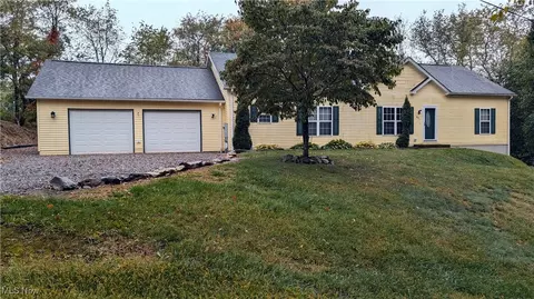41 Derby Dr, New Cumberland, WV 26047