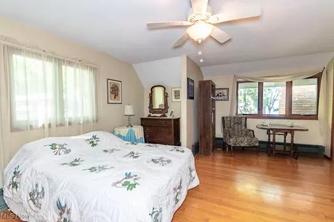 Bedroom - 23 Minnewawa Dr, Timberlake, OH 44095 photo 4 of 5