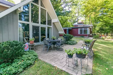 Exterior - 23 Minnewawa Dr, Timberlake, OH 44095 photo 5 of 10