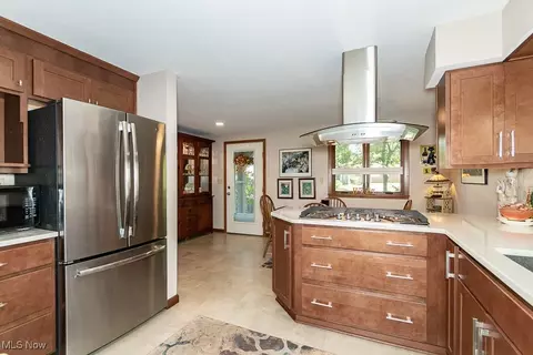 Kitchen - 23 Minnewawa Dr, Timberlake, OH 44095 photo 3 of 5
